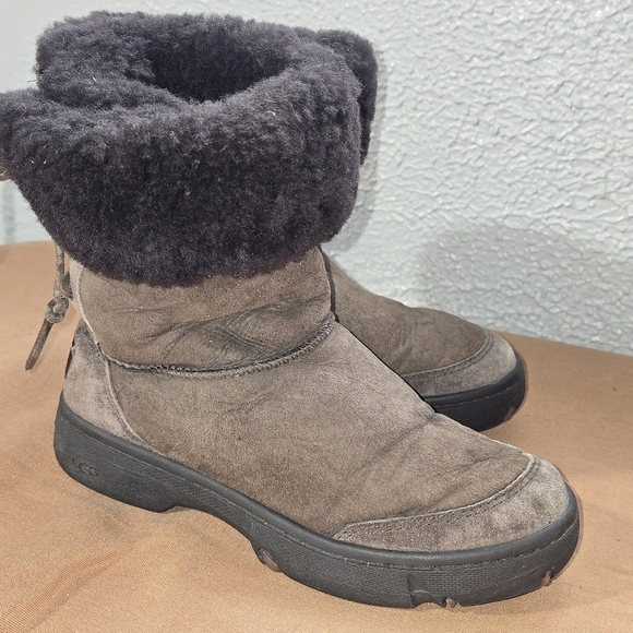 UGG Shoes - Ugg Australia Women's Ultimate Bind Brown Sheepskin Lined Snow Winter Boots 5